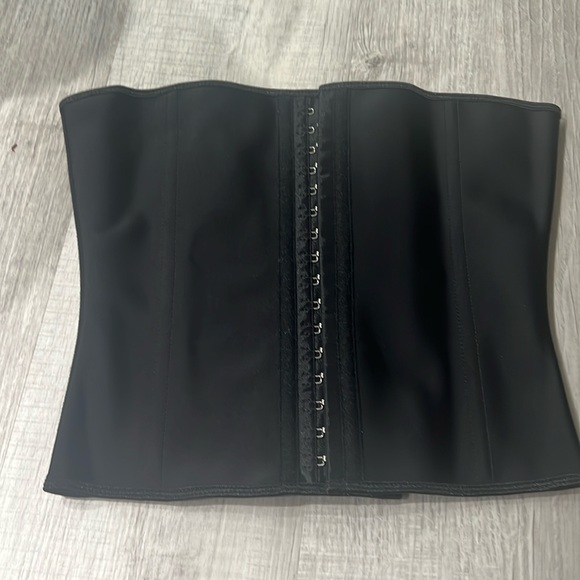 Bellefit Black Waist Trainer - Picture 1 of 2